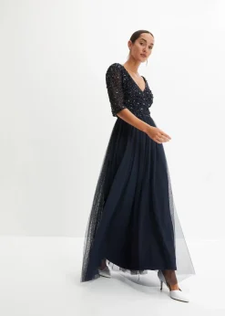 Abendkleid aus zartem Tüll mit Paillettenstickerei
