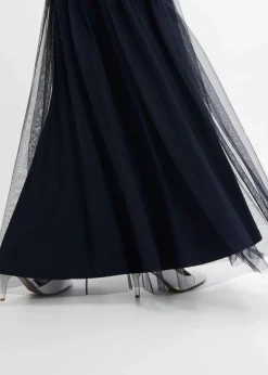 Abendkleid aus zartem Tüll mit Paillettenstickerei