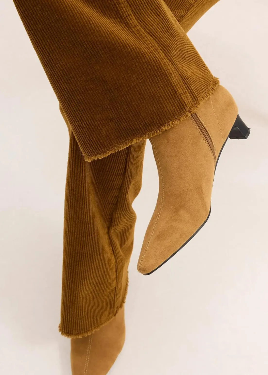 Ausgestellte Cordhose