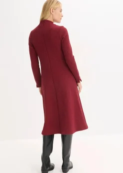 Ausgestelltes Midikleid