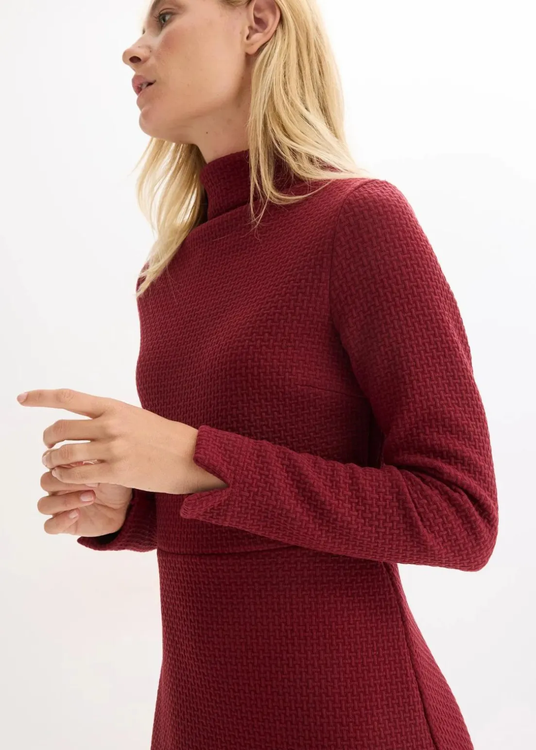 Ausgestelltes Midikleid