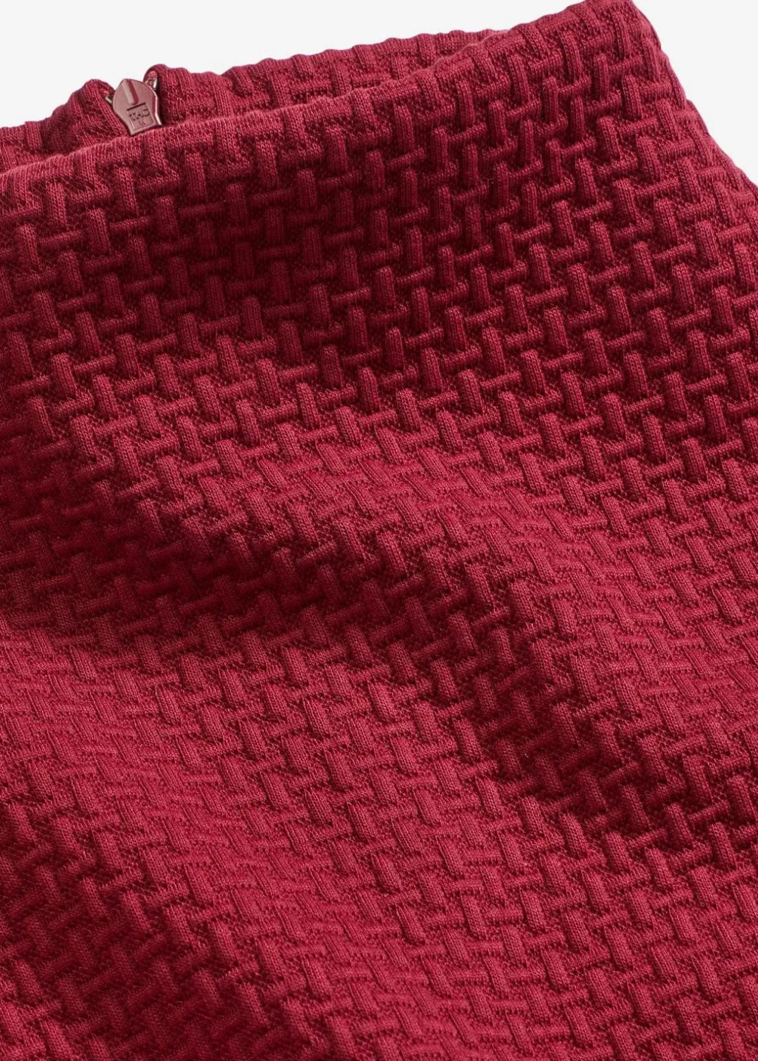 Ausgestelltes Midikleid