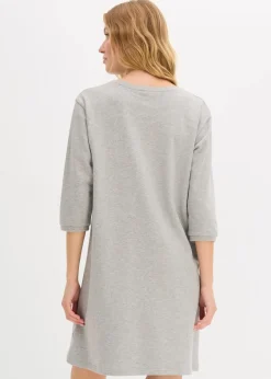 Ausgestelltes Sweatkleid