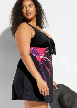 Badekleid mit breiten Trägern