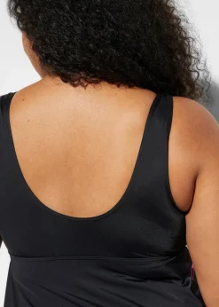 Badekleid mit breiten Trägern