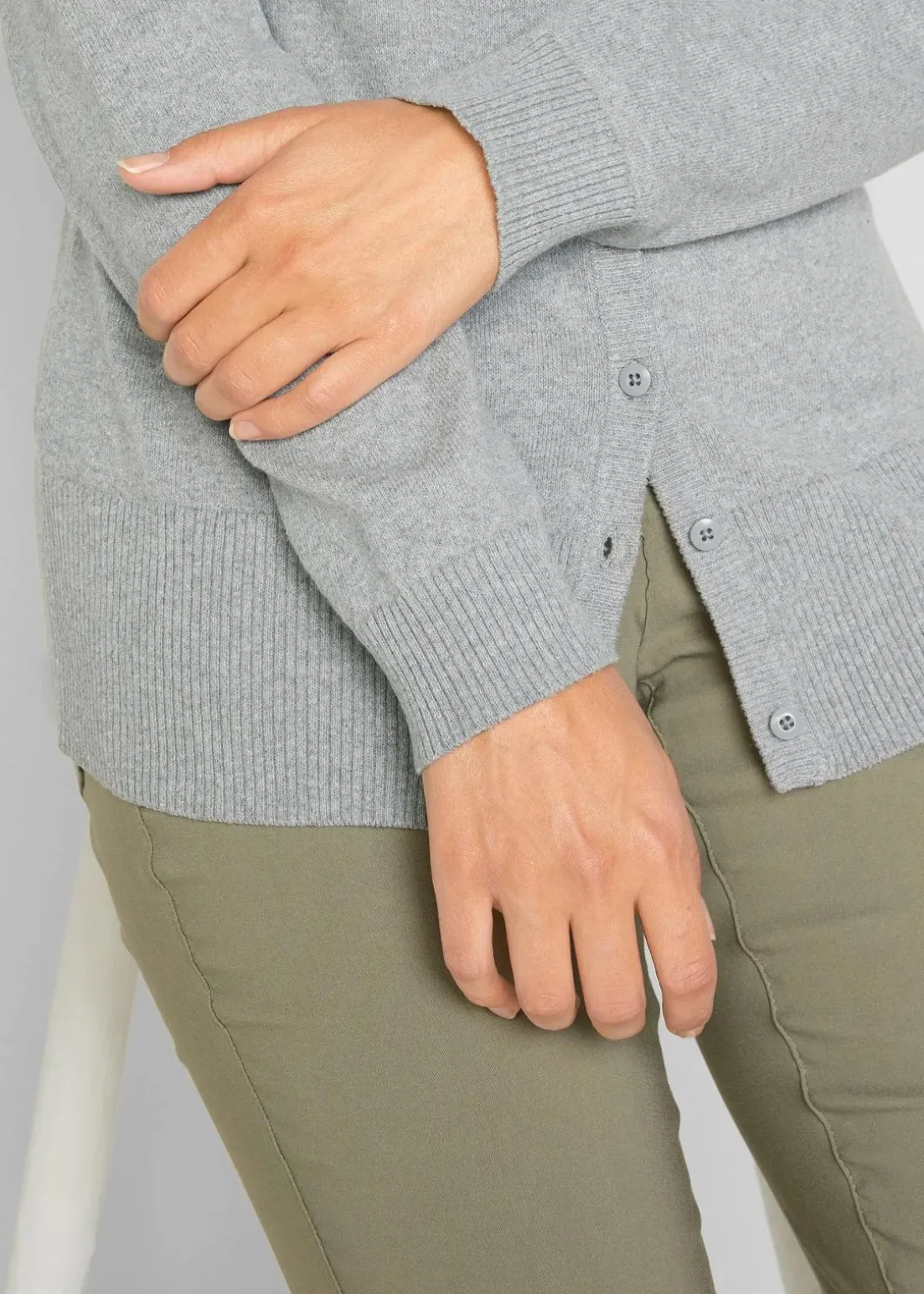 Basic Feinstrickjacke mit recycelter Baumwolle