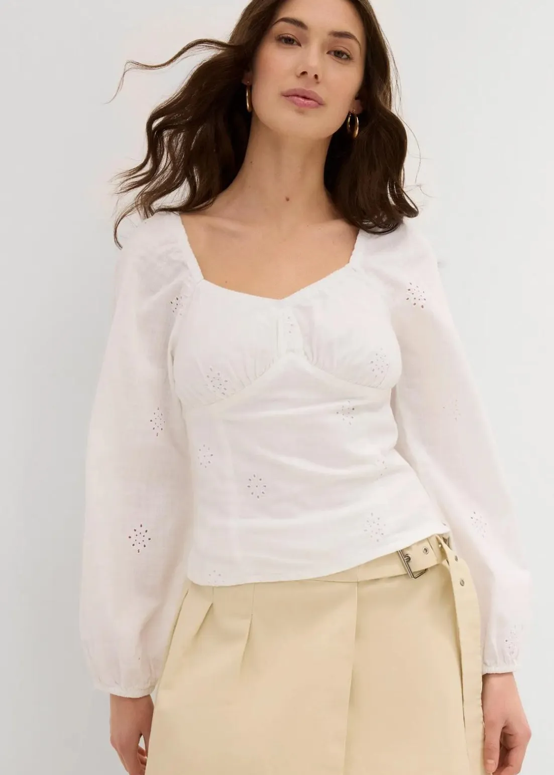 Blusenshirt mit Lochstickerei aus reiner Baumwolle