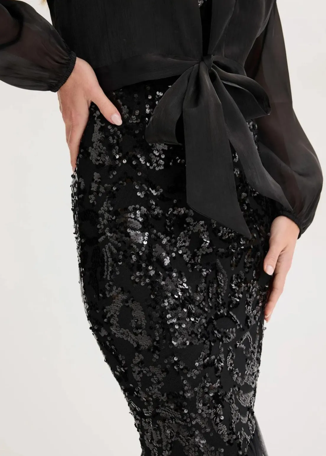 Bolero aus feinem Tüll mit Binde-Detail