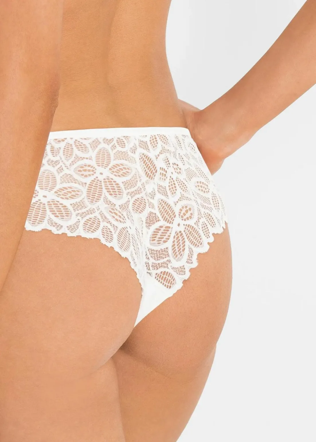 Brazilslip aus feiner Spitze