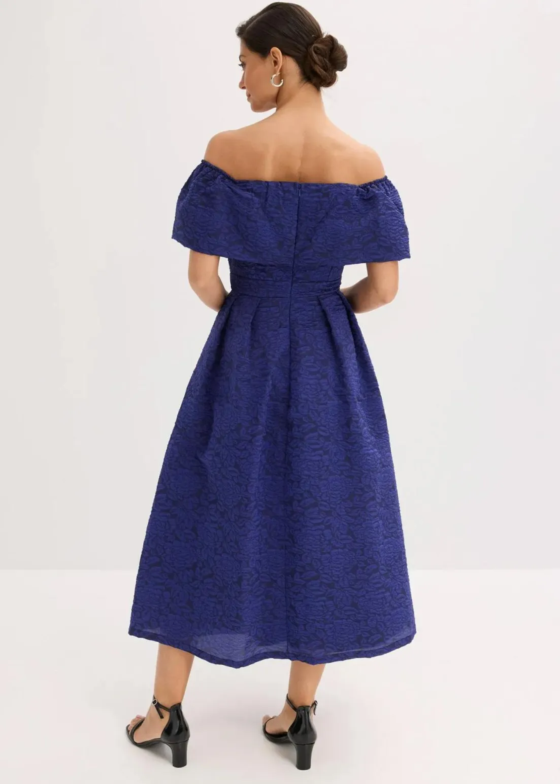 Carmen-Kleid aus glänzendem Jacquard