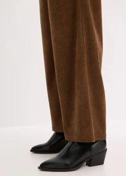 Cordhose mit weitem Bein