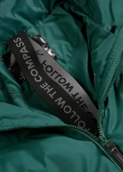 Daunenmantel mit reflektierenden Details