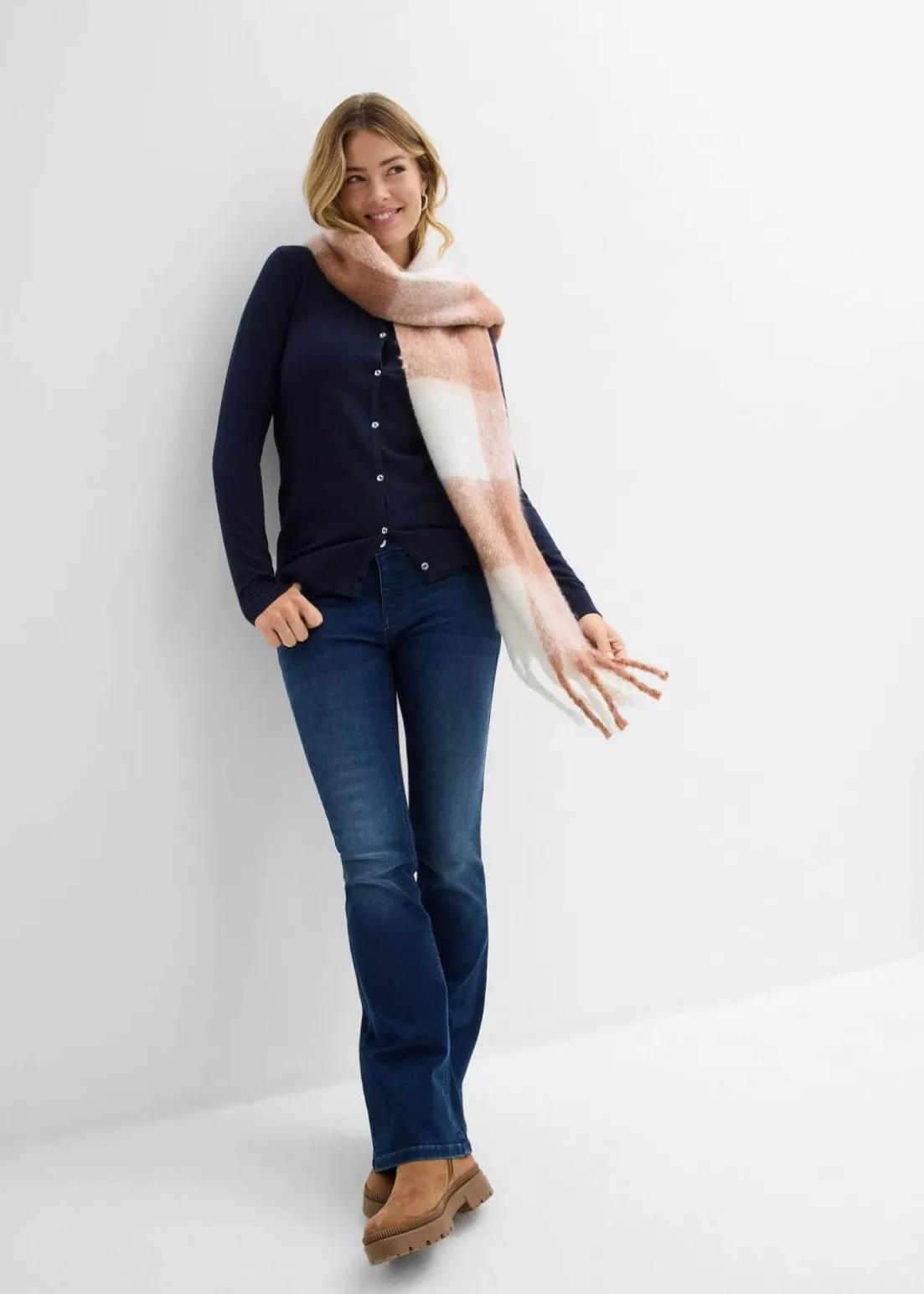 Enge Feinstrickjacke