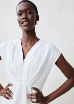 Etuikleid aus reinem Leinen