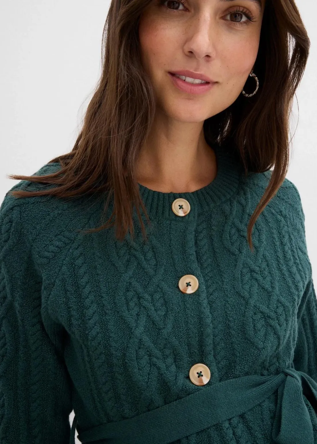 Extra lange Umstands-Strickjacke und Strickkleid aus Baumwoll-Mix