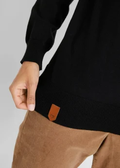 Feinstrickpullover mit weitem Kragen