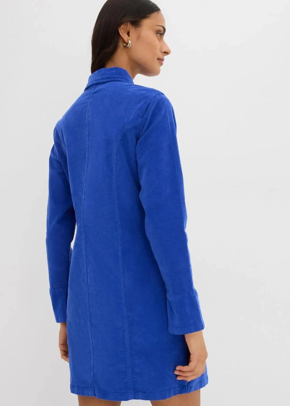 Figurbetontes Cordkleid