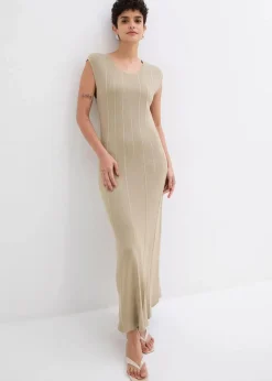 Figurbetontes Strickkleid aus Viskose-Mix