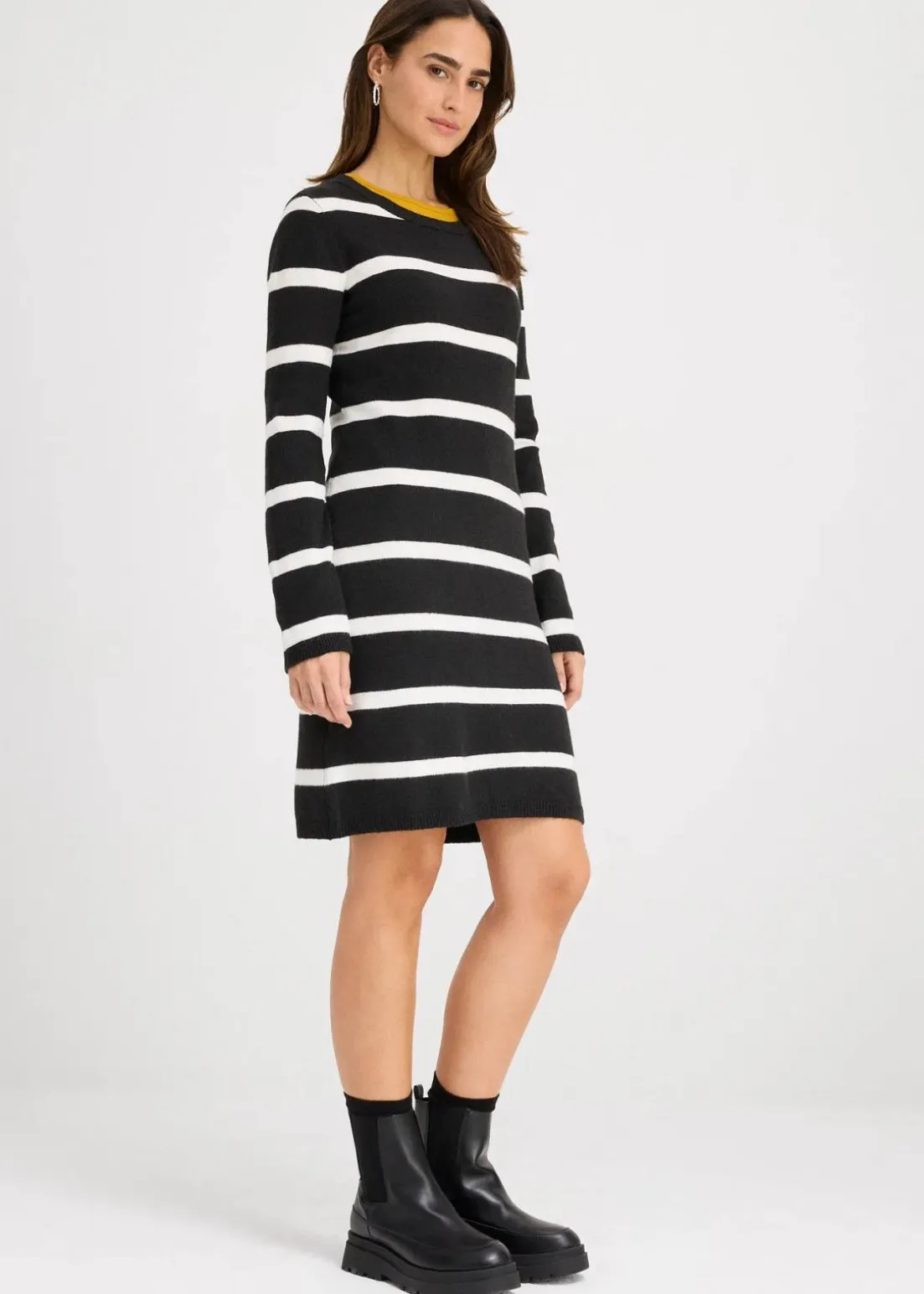 Figurbetontes Strickkleid