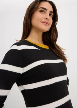 Figurbetontes Strickkleid