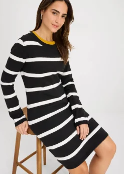 Figurbetontes Strickkleid