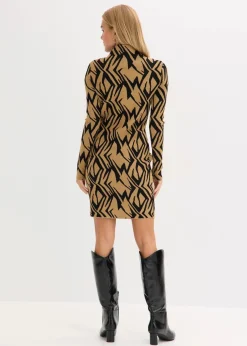 Figurbetontes Strickkleid mit Stehkragen