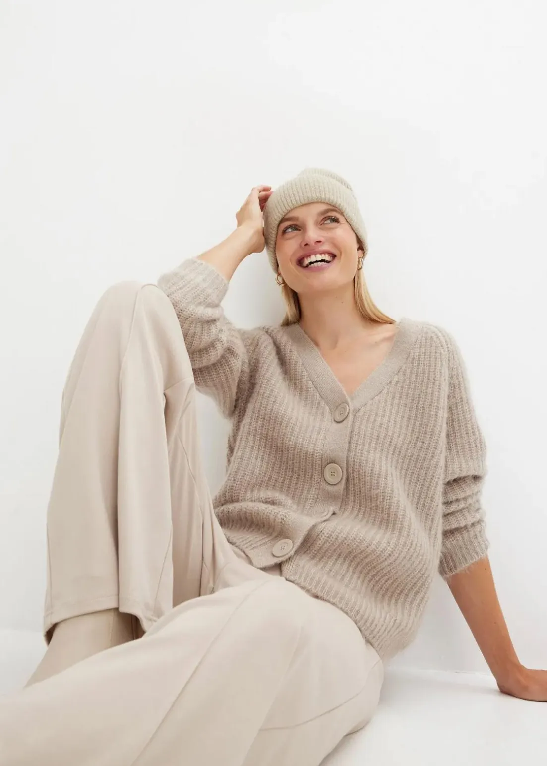 Gerippte Grobstrickjacke