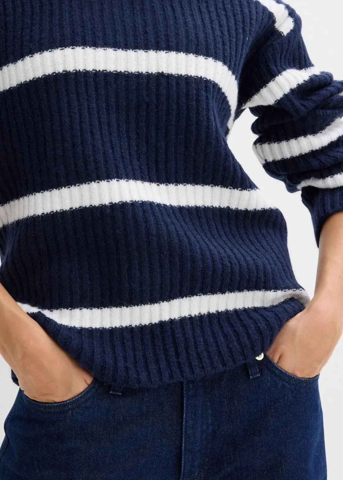 Gestreifter Pullover