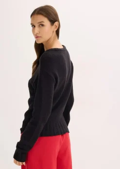 Grobstrick-Pullover mit Bindelösung