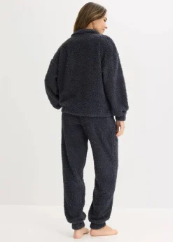 Hausanzug aus weichem Material