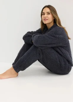 Hausanzug aus weichem Material