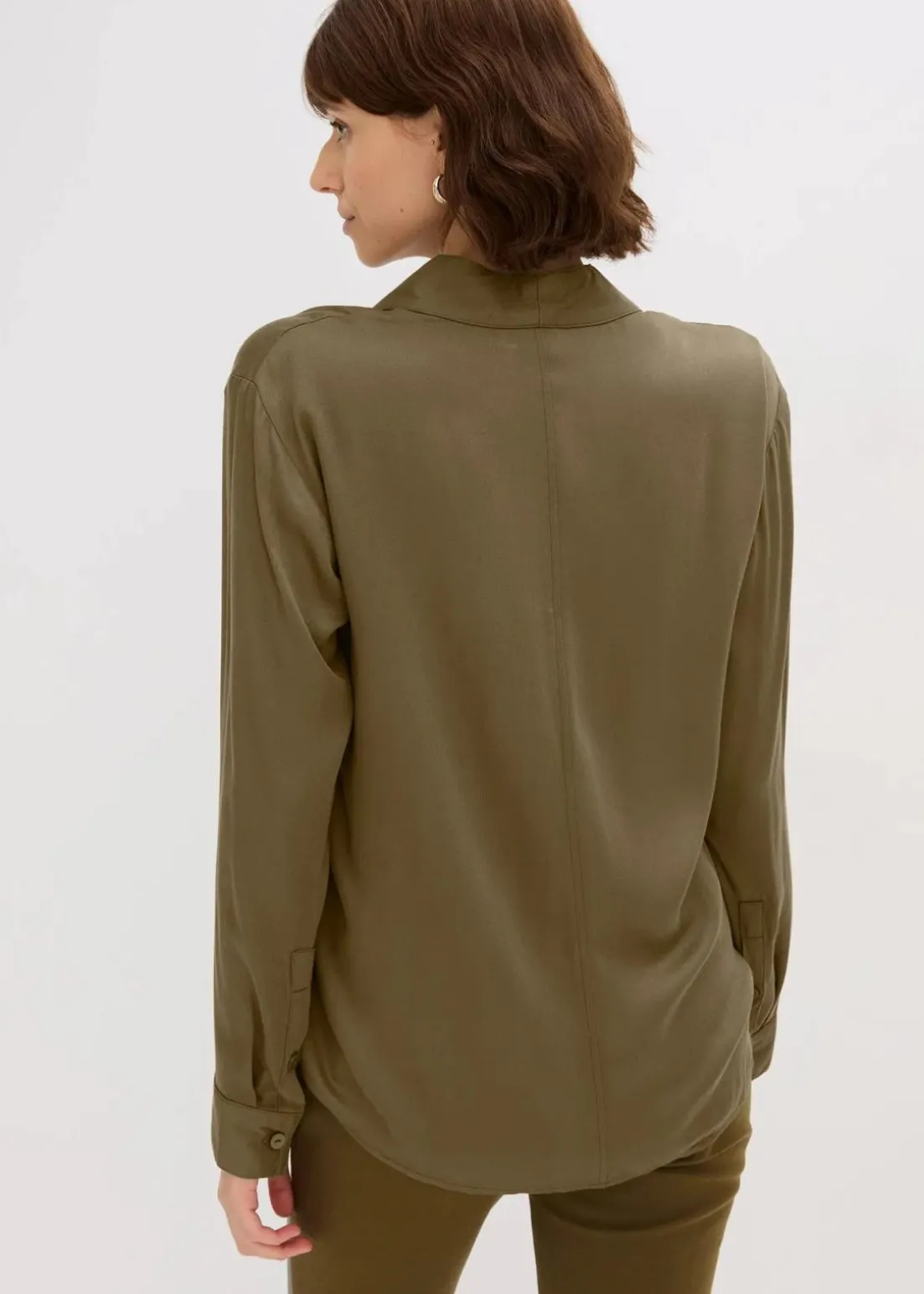 Hemdbluse aus fließendem Satin