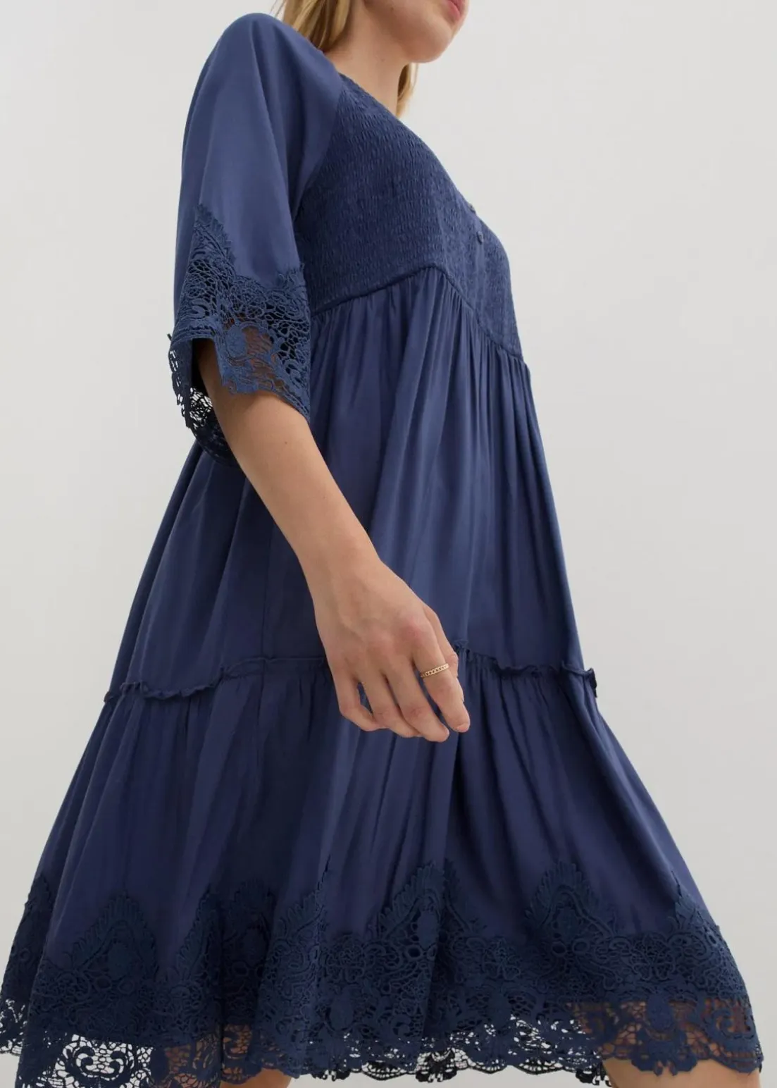 Hemdblusenkleid mit Spitze