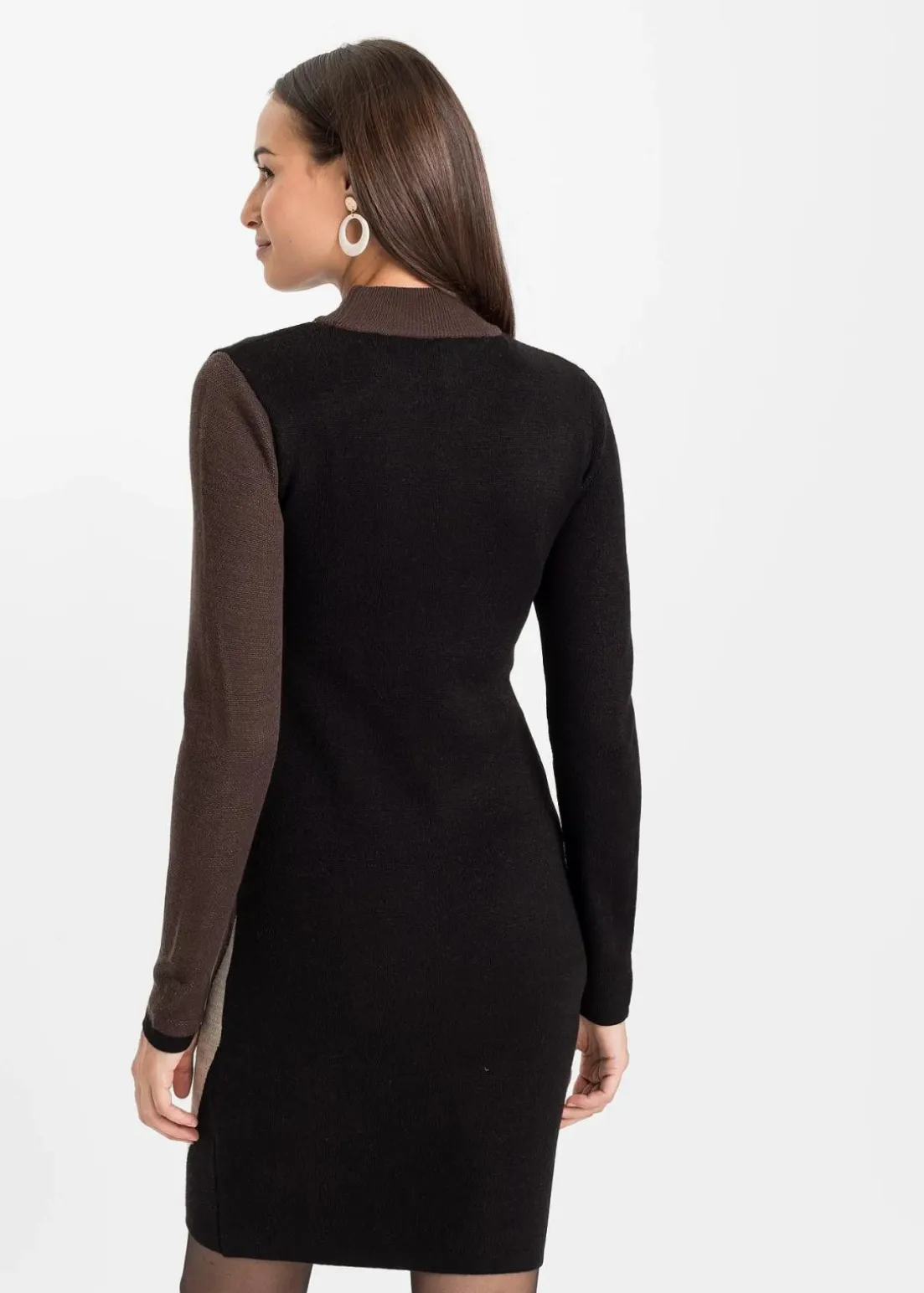 Jacquard-Strickkleid mit modernen Streifen