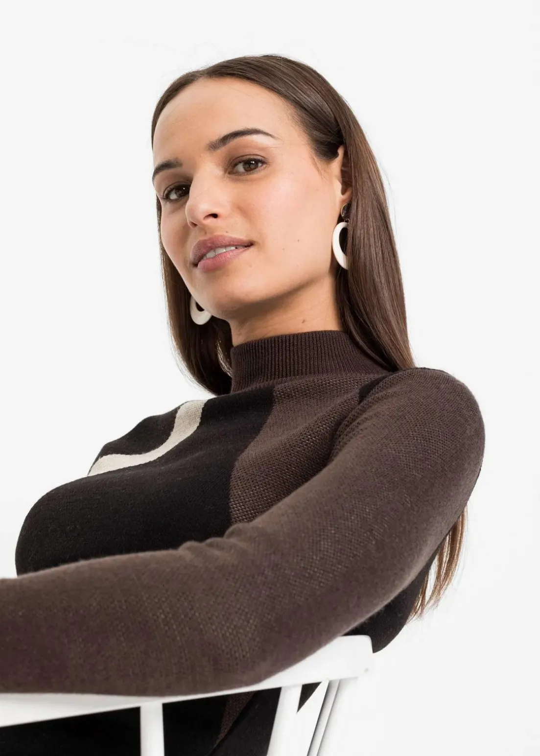 Jacquard-Strickkleid mit modernen Streifen