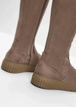 Jana Stiefel in bequemer Weite