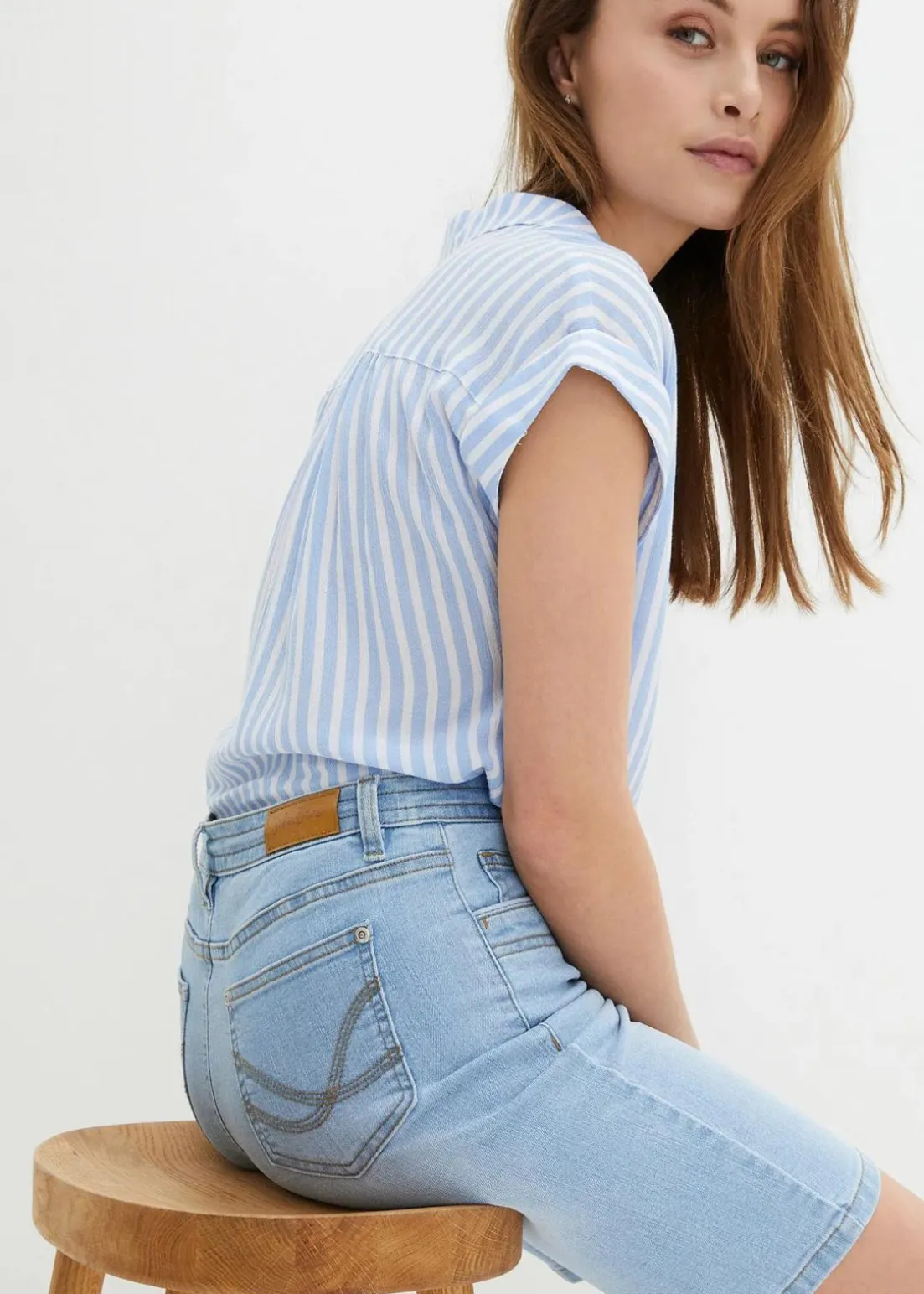 Jeans Bermuda Slim Fit Mid Waist