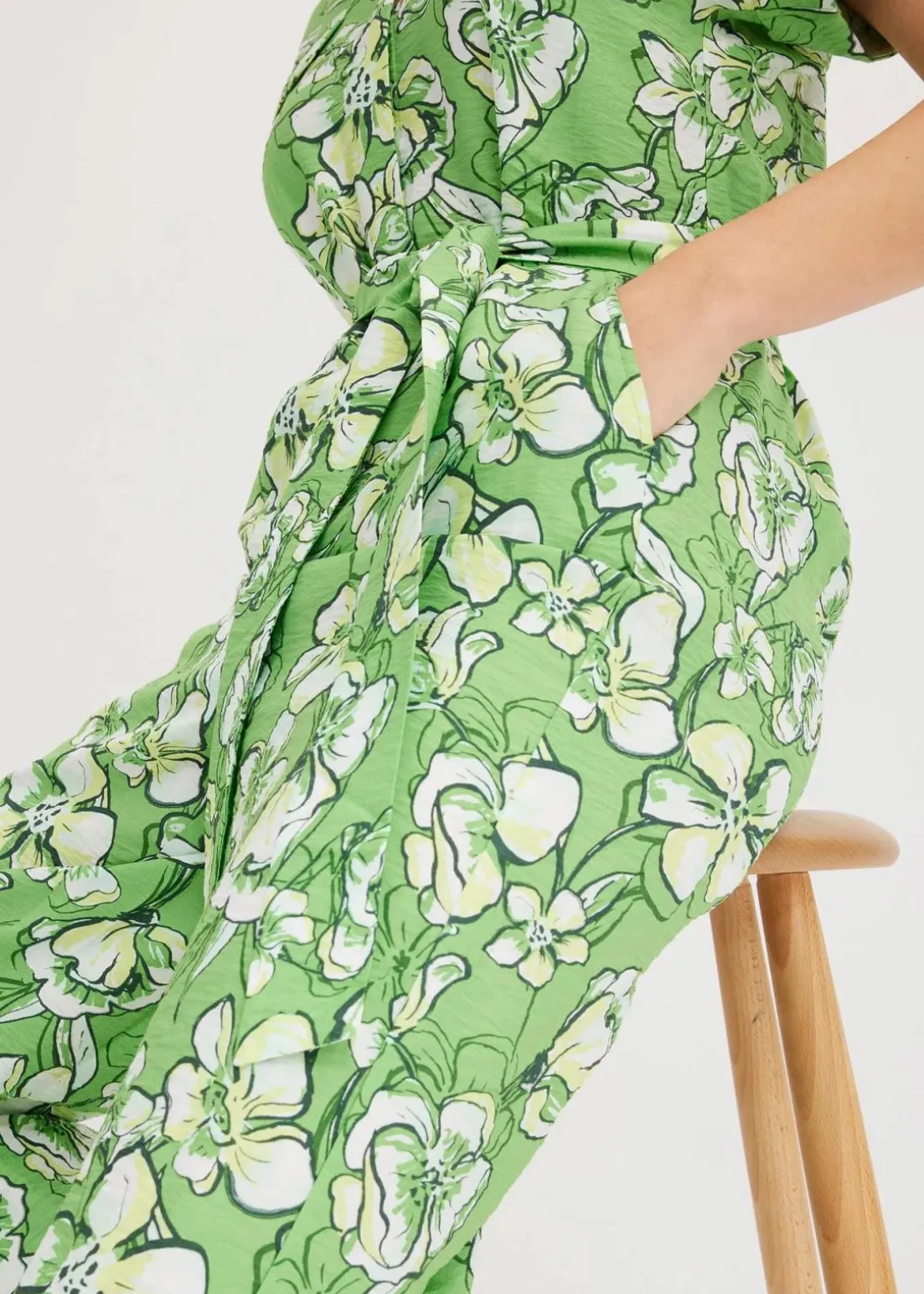 Jumpsuit aus fließendem Viskose-Mix