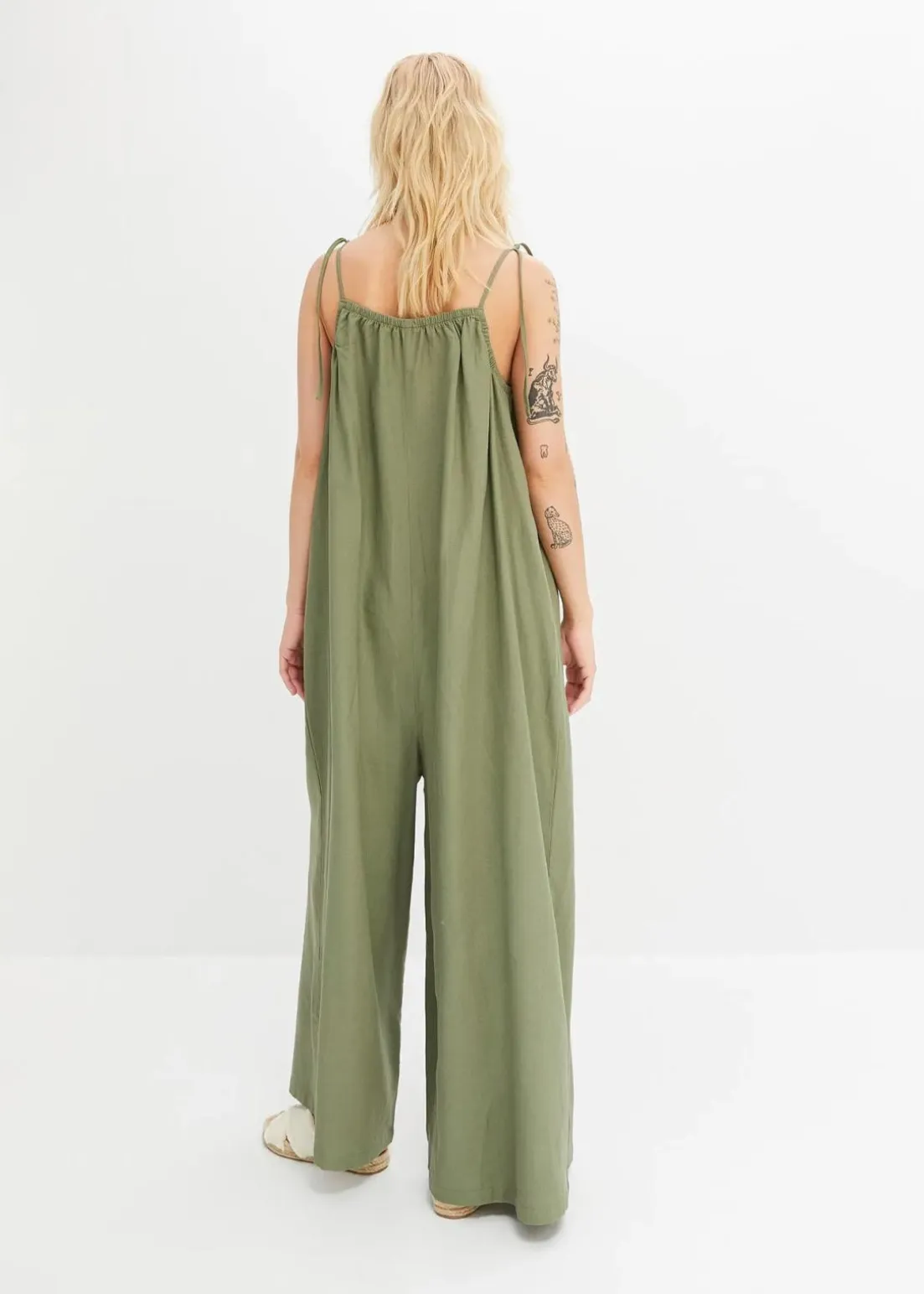 Jumpsuit aus leichtem Leinen-Viskose-Mix