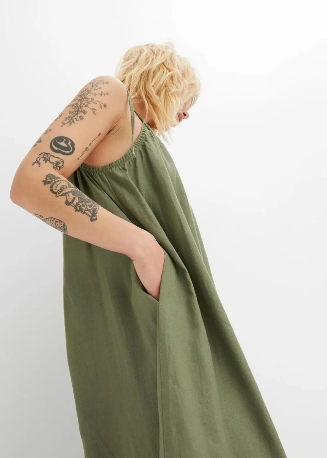 Jumpsuit aus leichtem Leinen-Viskose-Mix