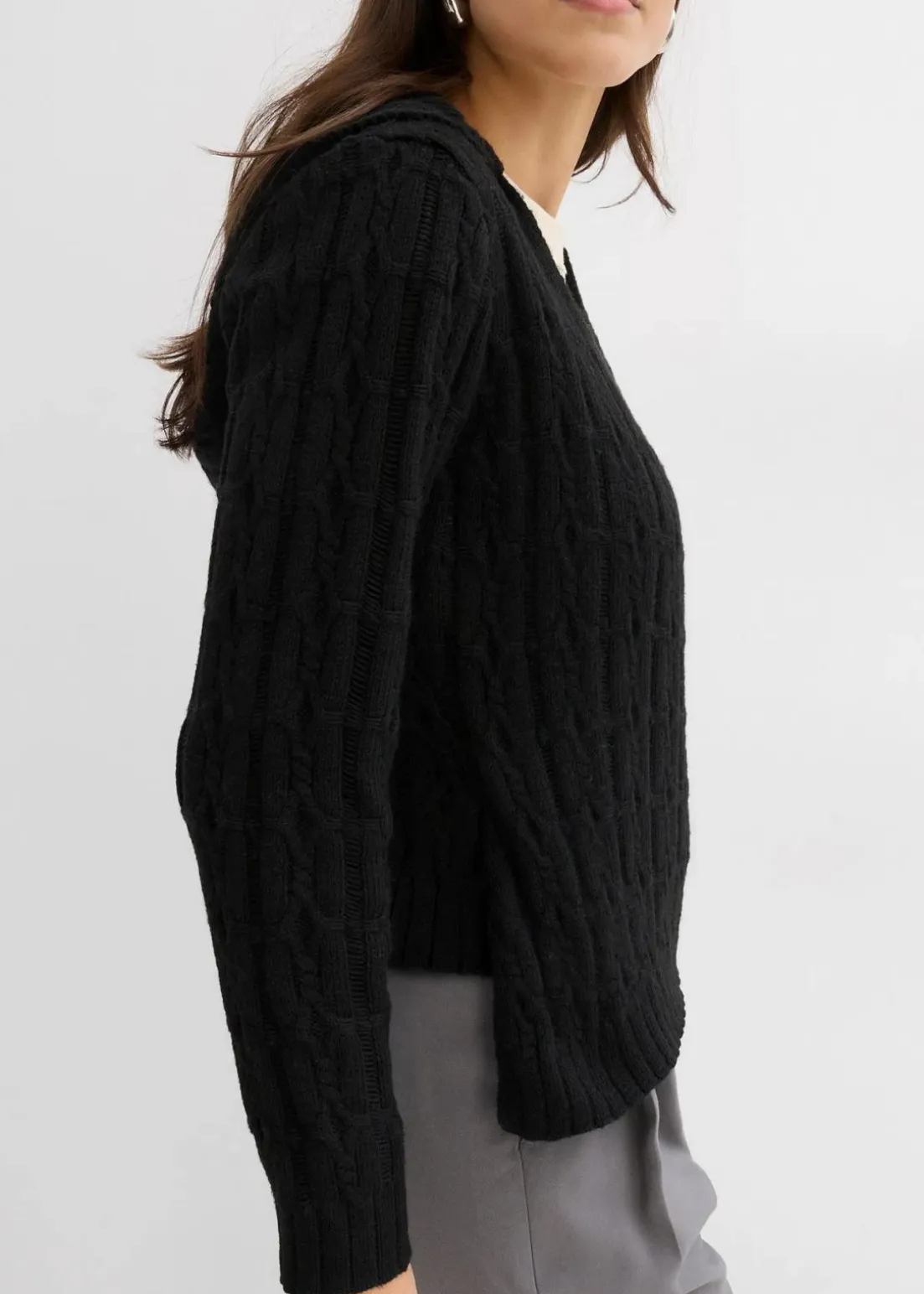 Kapuzenpullover mit asymmetrischem Saum