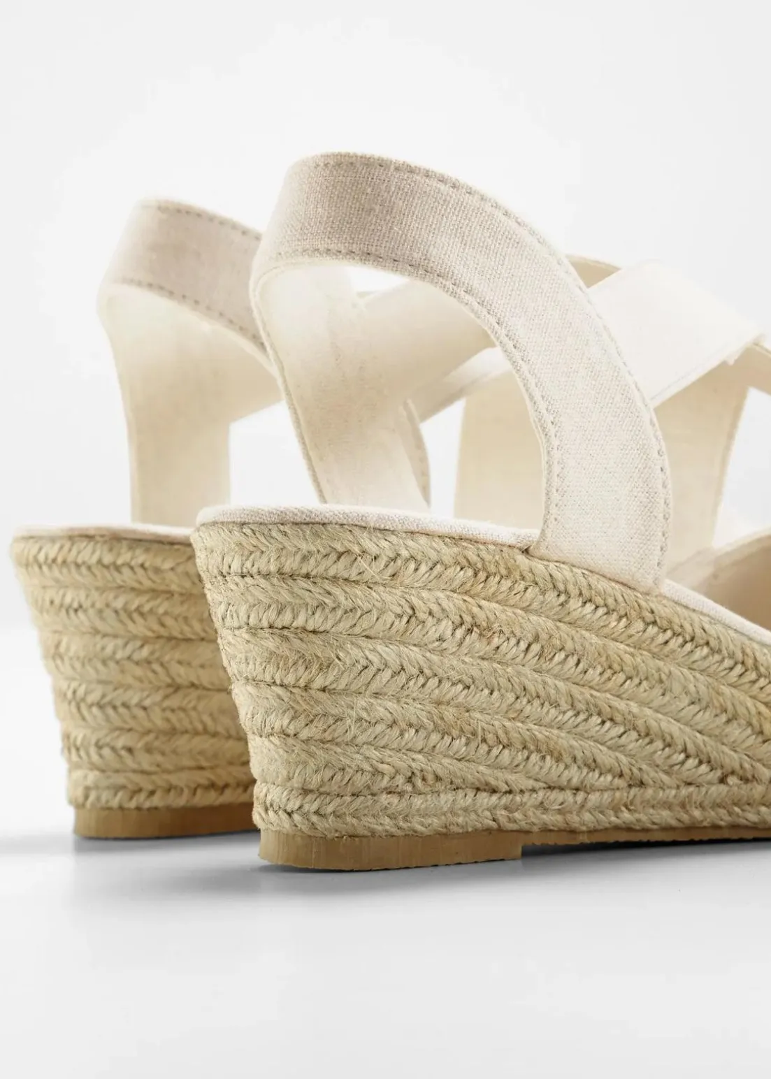 Keilsandaletten mit elastischen Riemen