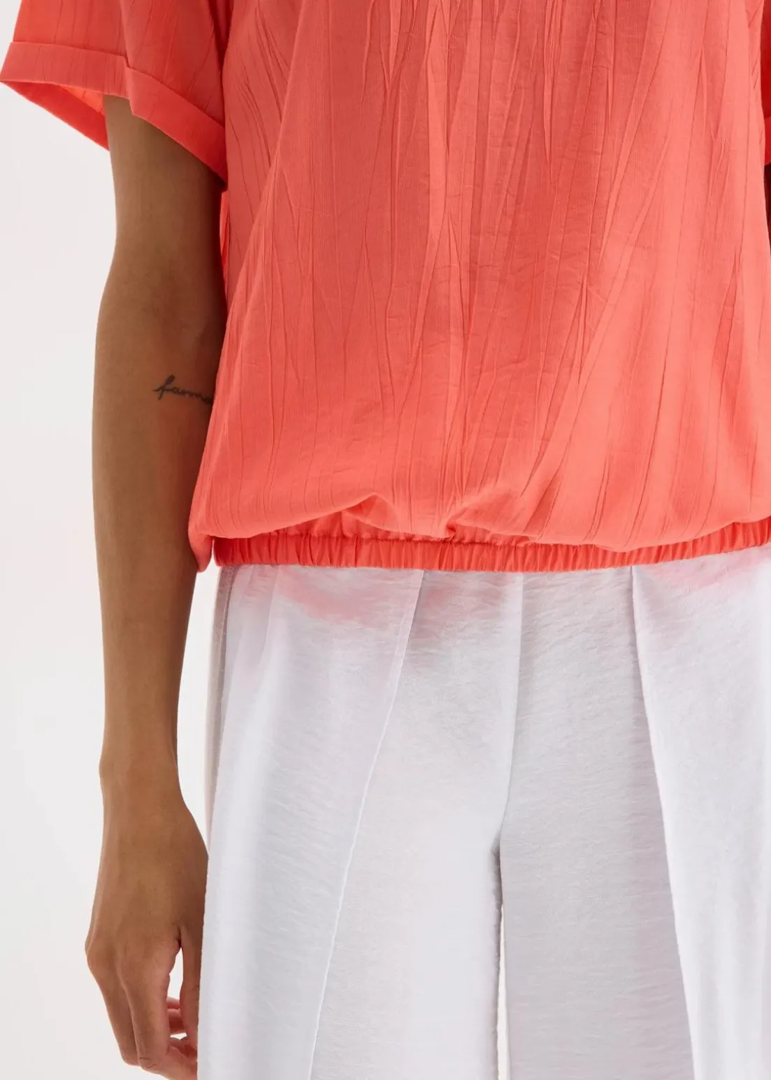 Kurzarmbluse aus softem Viskose-Mix