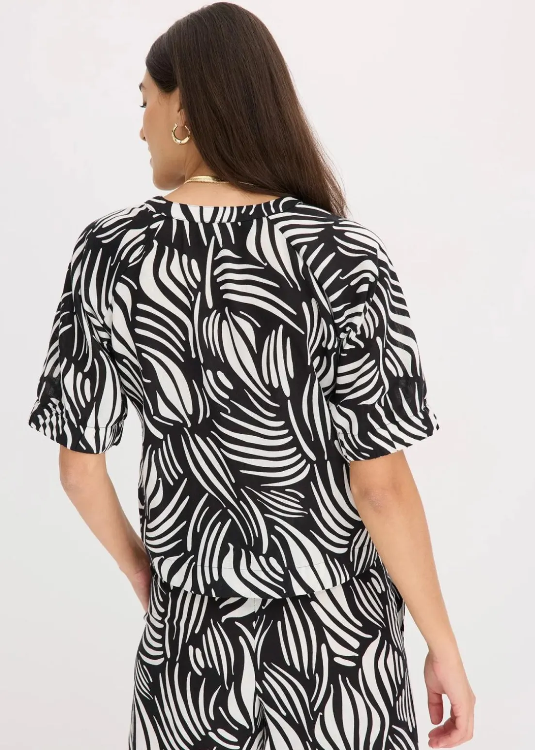 Kurzarmbluse in Leinenoptik