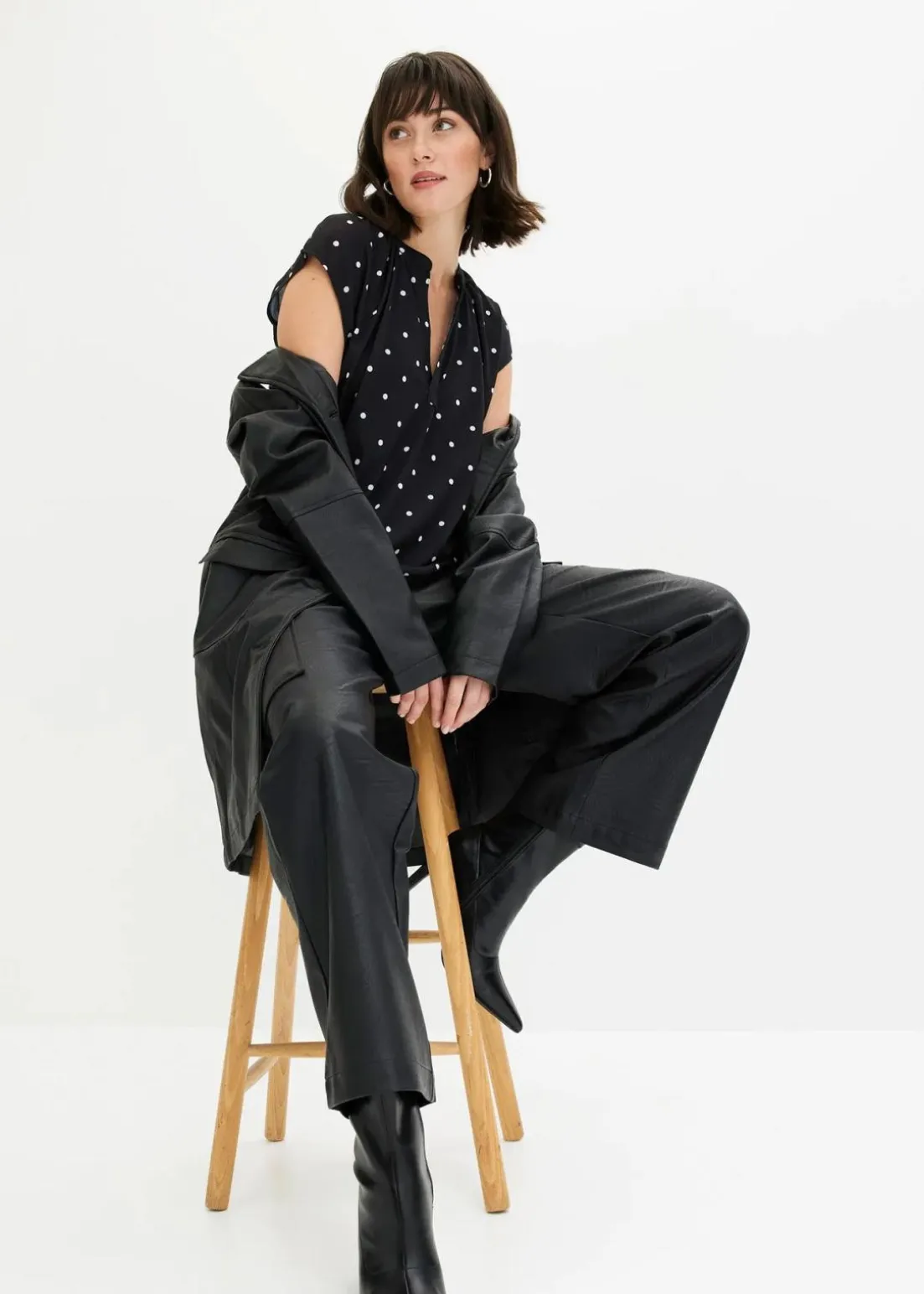 Kurzarmshirt mit Henley-Ausschnitt aus Viskosemix