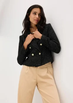 Kurzblazer aus softem Bouclé