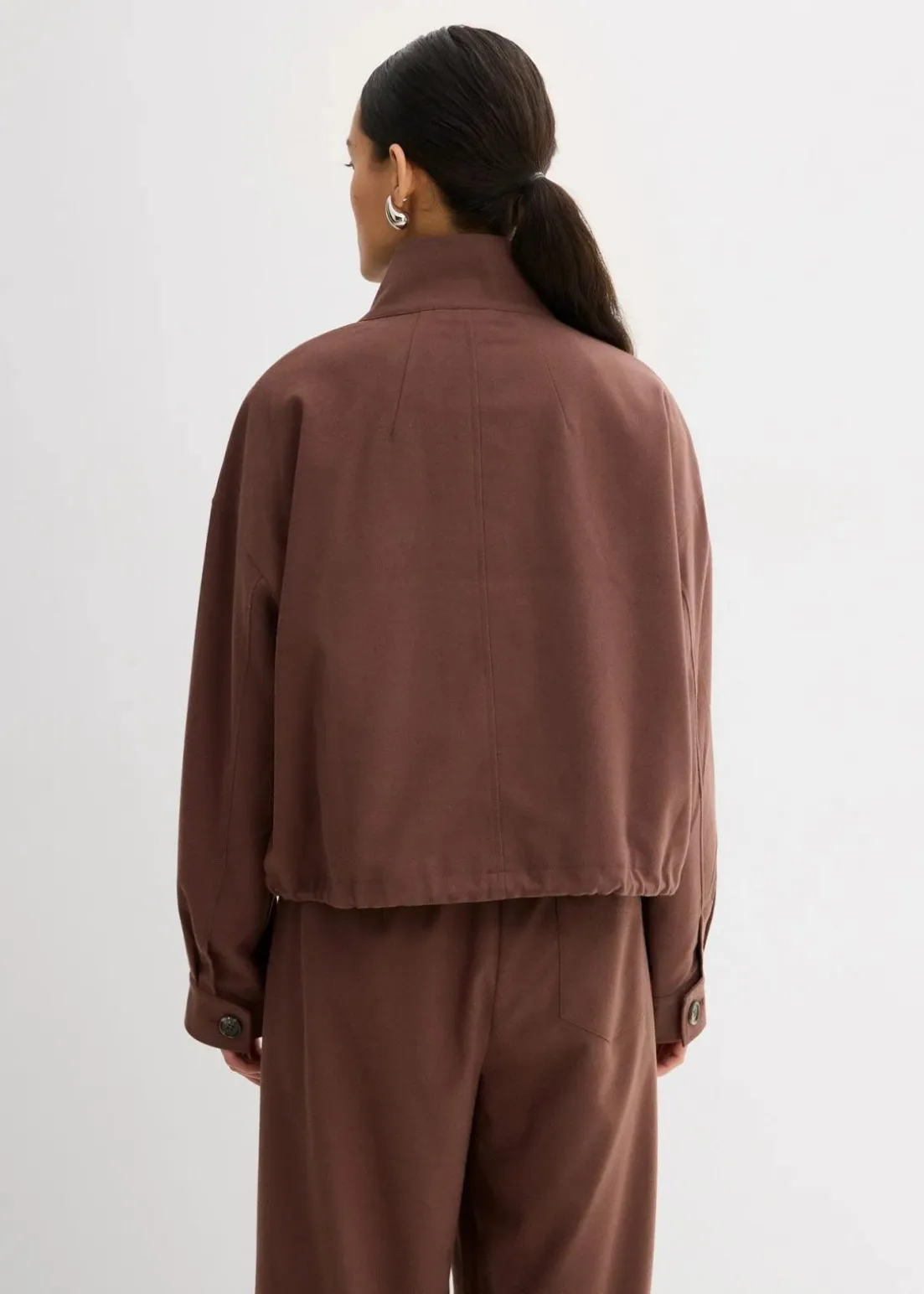 Kurze Übergangsjacke aus Viskose-Mix