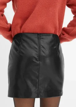 Kurzer Lederimitat-Rock