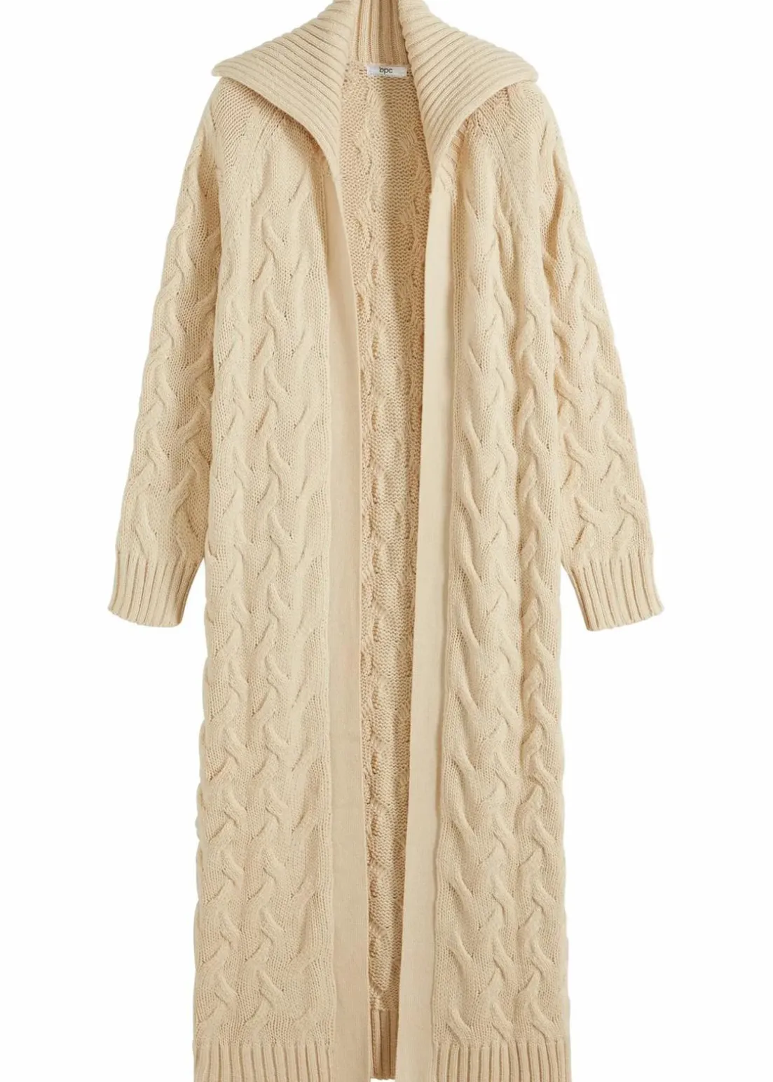 Langer Strickmantel aus Zopfstrick