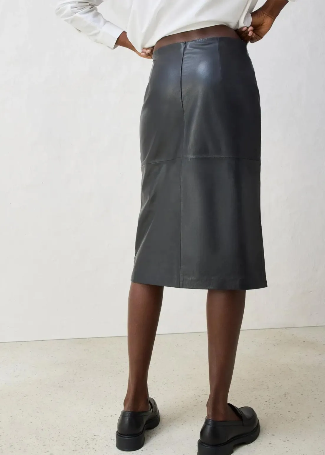 Lederrock mit Schlitz